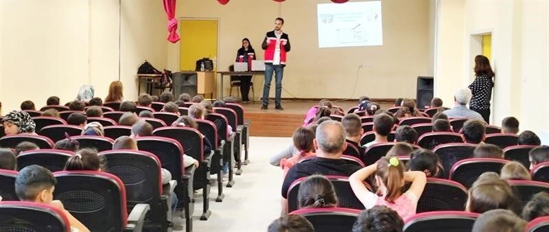 Minik öğrenciler gıda konusunda bilgilendirildi Adıyaman İl Tarım ve Orman Müdürlüğü tarafından minik öğrencilere gıda