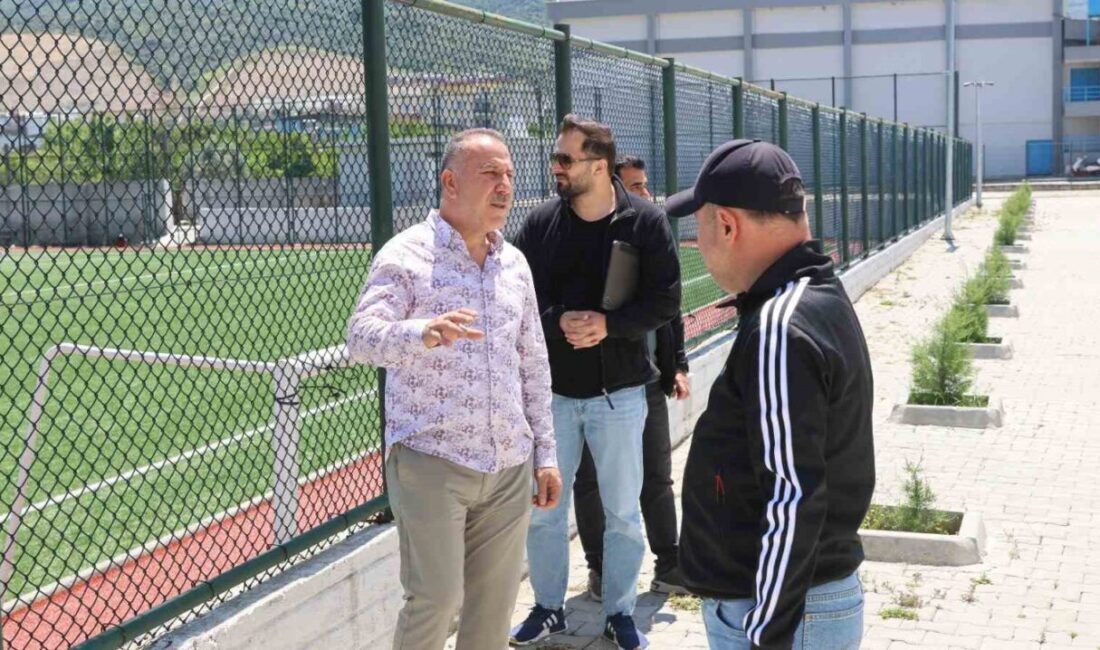 Müdür Yığmatepe, Yenipazar ve Nazilli’deki yatırımları inceledi Aydın Gençlik ve Spor İl Müdürü Serhat Yığmatepe, Yenipazar ve