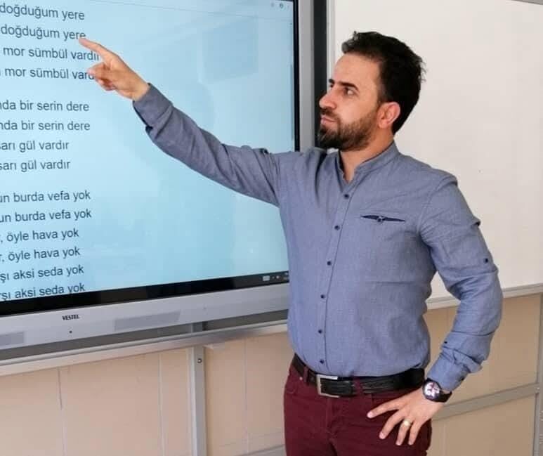 Öğretmenden değerlere alegorik bakış: ’Sekoya Meclisi’ yayımlandı Niğde Fen Lisesi öğretmeni Ahmet Fırat Aslan’ın edebi türdeki ilk