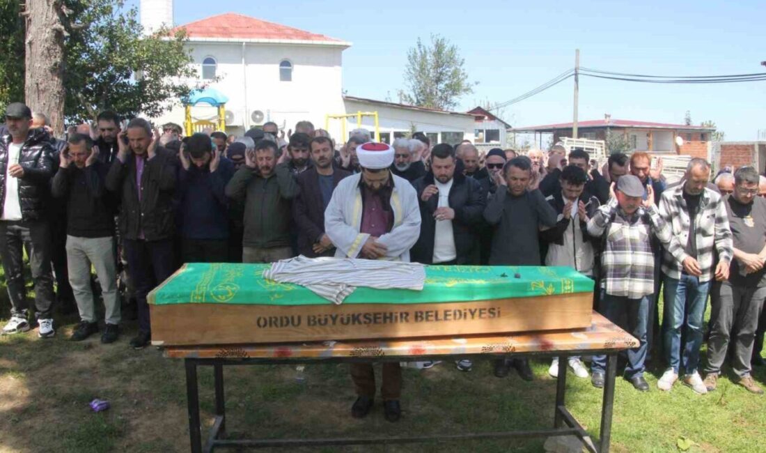Ordu’da suda cansız bedenine ulaşılan şahıs son yolculuğuna uğurlandı Ordu’da kayıp ihbarının ardından yapılan arama çalışmalarının 3’üncü gününde, kanyon
