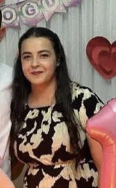 Osmaniye’de 20 yaşındaki kadın kocası tarafından bıçaklanarak öldürüldü Osmaniye’de bir çocuk annesi Fatma Yılmaz (20) gece saatlerinde eşi