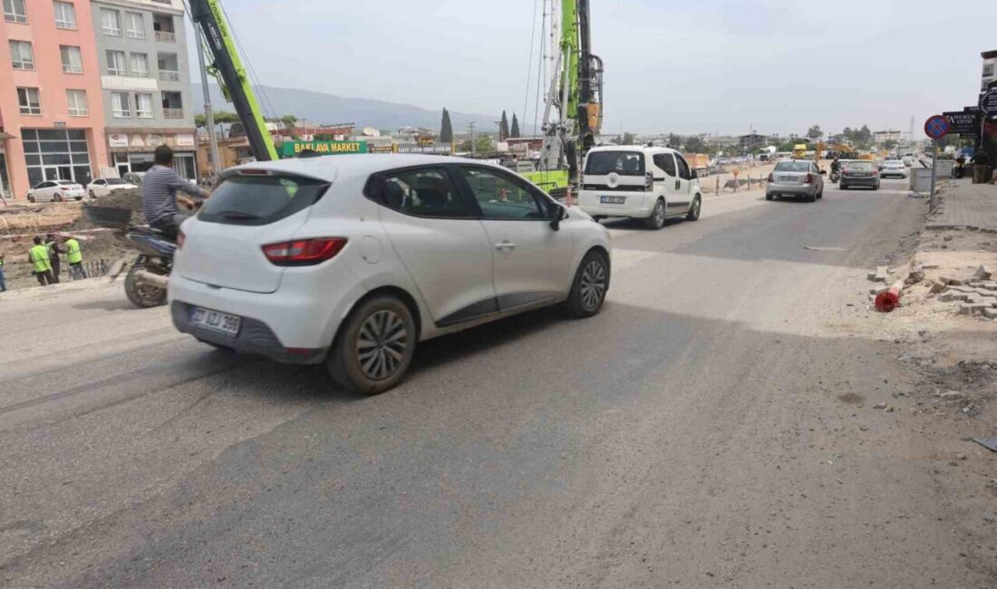 Otomobili oyuncak araba gibi önünde sürükledi, arkasına bakmadan gitti Hatay’da hafriyat kamyonunun kör noktasına gelen otomobilin oyuncak araba gibi