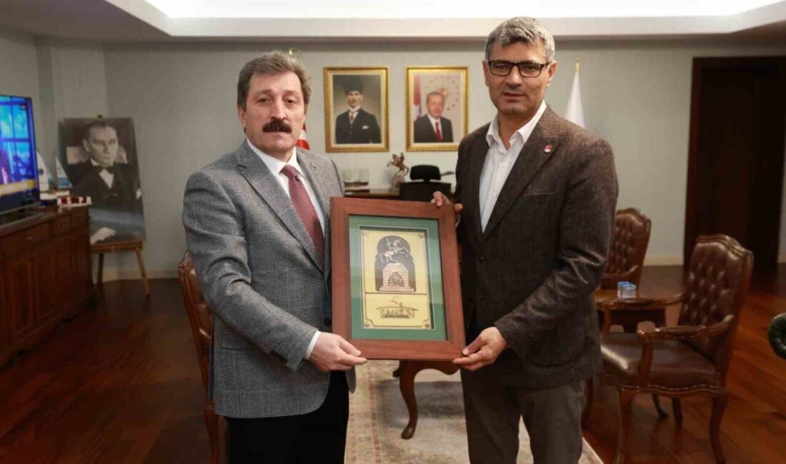 Paris Olimpiyatları’na damga vuran Yusuf Dikeç Samsun’da SAMSUN (İHA) – Tek eli cebinde aksesuarsız atış yaparak Paris