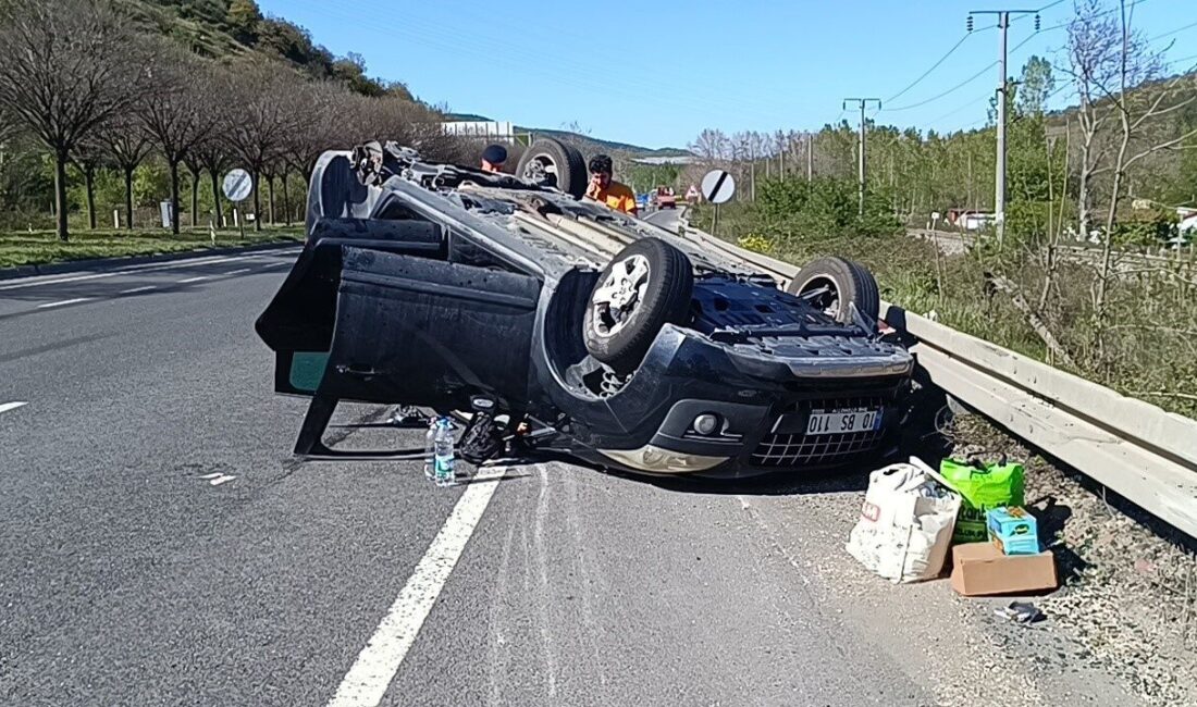 Pazaryeri’nde çarpışan otomobillerden biri takla attı: 1 yaralı Bilecik’in Pazaryeri ilçesinde çarpışan otomobillerden biri takla attı. Kazada 1
