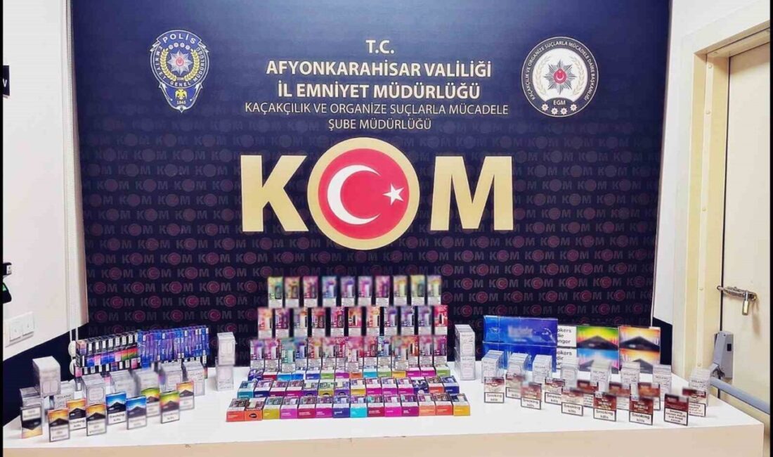 Polis kaçak sigara ele geçirdi Afyonkarahisar’da polis tarafından gerçekleştirilen operasyonda 320 paket kaçak sigara ile