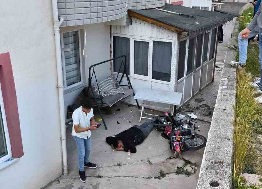 Polisin ’dur’ ihtarına uymadı kaza yaptı Yozgat’ta polisin ihtarına uymayan motosikletli sürücü kaza yaptı. Sarıkaya ilçesi