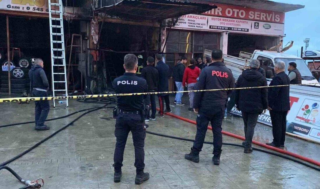 Rize’de oto döşeme atölyesinde yangın Rize’de oto döşeme atölyesinde çıkan yangın itfaiye ekipleri tarafından söndürülürken,