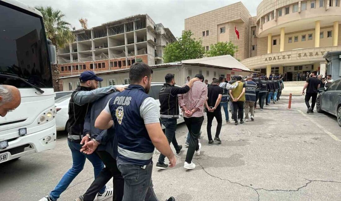 Şanlıurfa merkezli 6 ilde ’change’ araç operasyonu: 15 gözaltı Şanlıurfa merkezli 6 ilde düzenlenen ’change’ araç operasyonunda 15 şüpheliyi