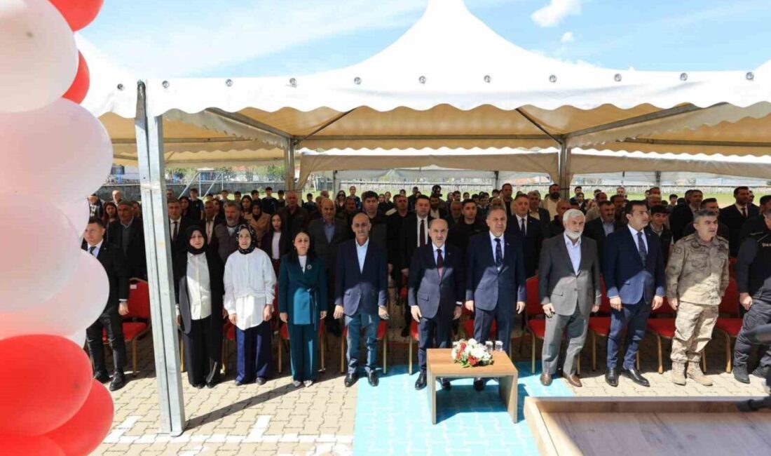 Şırnak’tan Bingöl’e kitap kardeşliği Şırnak Yeşeren Gençlik Derneğince temin edilen kitaplarla, Bingöl merkeze bağlı