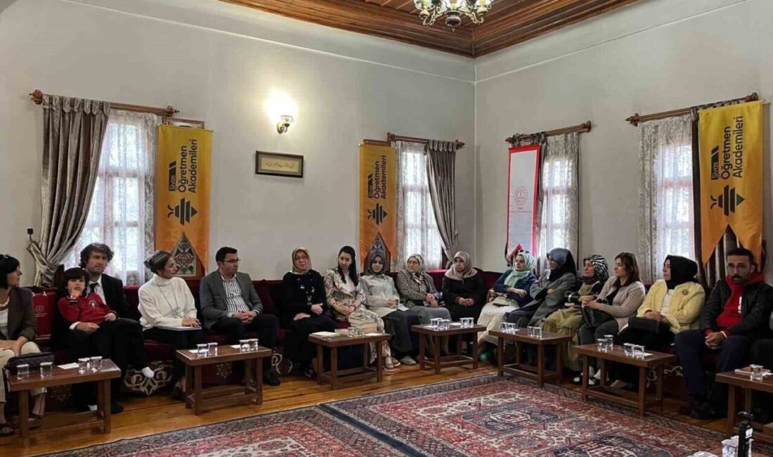 Sivas’ta Edebiyat Akademisi devam ediyor Milli Eğitim Bakanlığı tarafından başlatılan “Öğretmen Akademileri Projesi” kapsamında Sivas