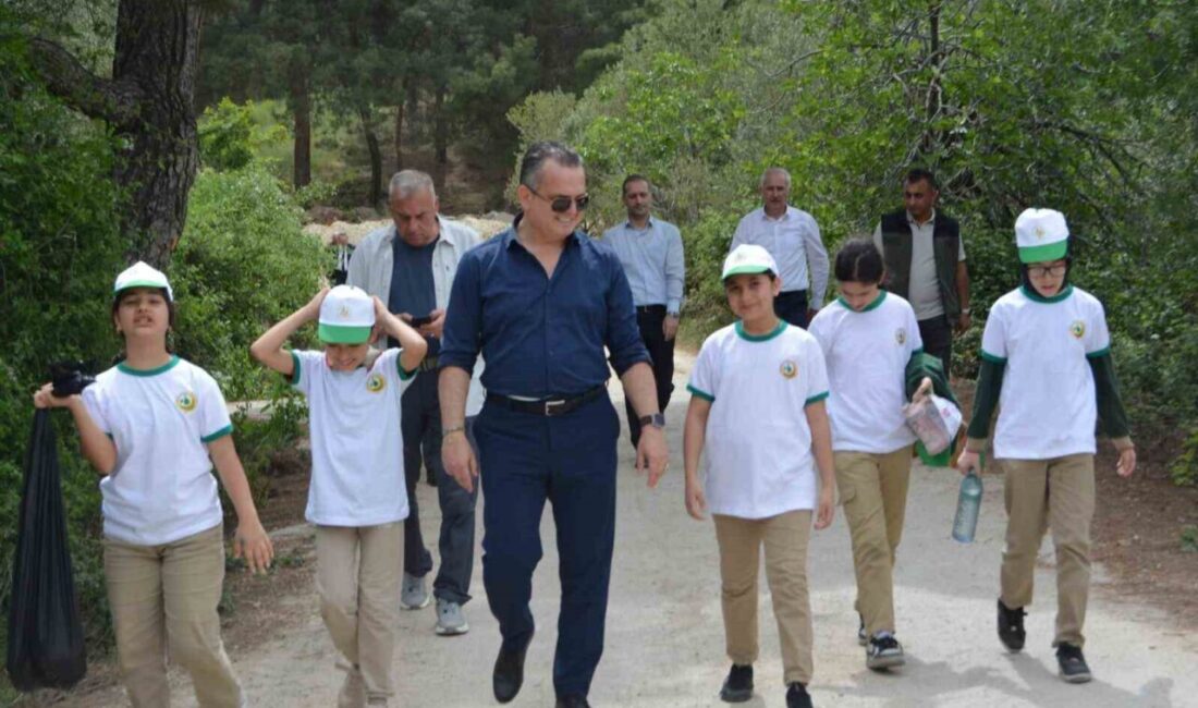 Soma’da ormanlar tertemiz oldu Soma’da orman yangınlarına karşı farkındalık oluşturmak amacıyla “Orman Benim” etkinliği
