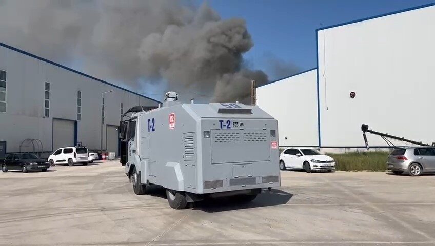 Tekirdağ’da fabrika yangını kontrol altına alındı Tekirdağ’ın Çerkezköy ilçesi Veliköy Organize Sanayi Bölgesi’nde bulunan Özpar Kauçuk