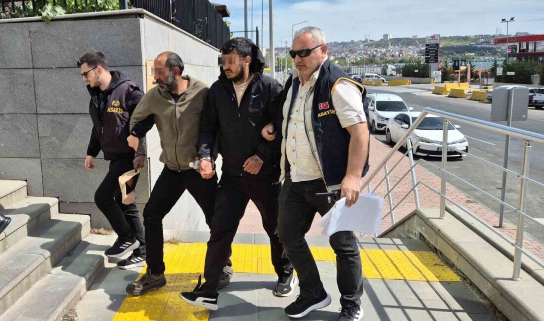 Tekirdağ’da kan donduran olay: Boğazı kesilerek altınları çalındı Tekirdağ Süleymanpaşa’da komşusunun çocuğu tarafından boğazından bıçaklanan 25 yaşındaki kadın