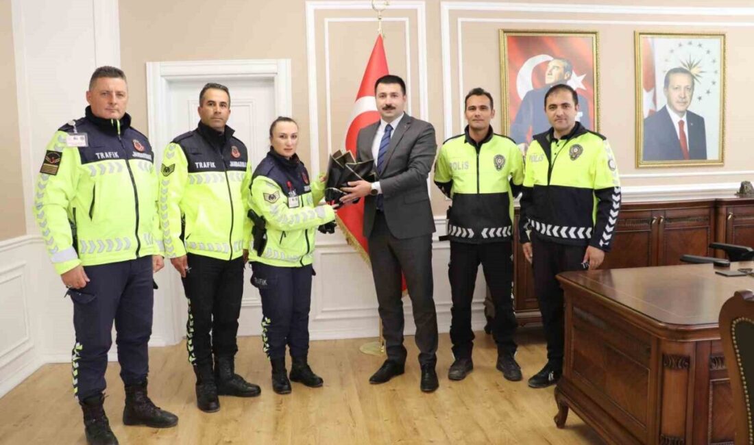 Trafik haftasında farkındalık buluşması Ağrı Diyadin Kaymakamı Mustafa Karali, Trafik Haftası Kapsamında trafik personelini