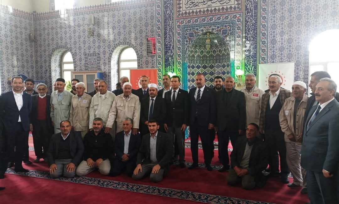 Tutak’ta hacı adayları kutsal topraklara uğurlandı Ağrı’nın Tutak ilçesinde Tutak İlçe Müftülüğü tarafından, 2025 yılı Diyanet