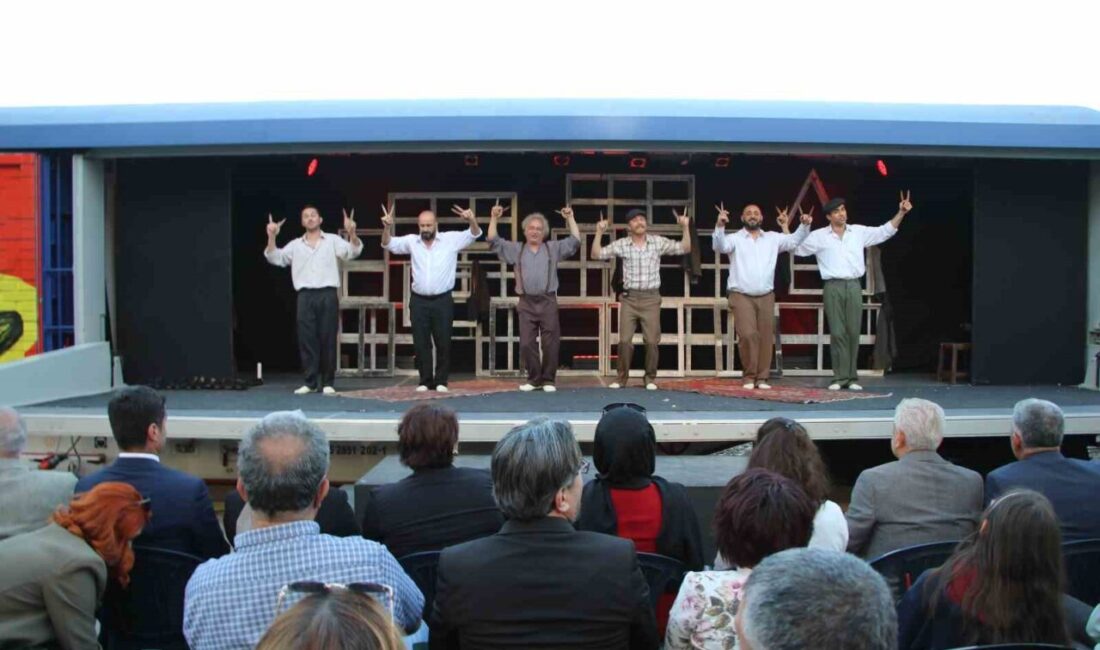 Vagon Sahne Uşak Tren Garı’nda perdelerini açtı T.C. Kültür ve Turizm Bakanlığı Devlet Tiyatroları Genel Müdürlüğü öncülüğünde