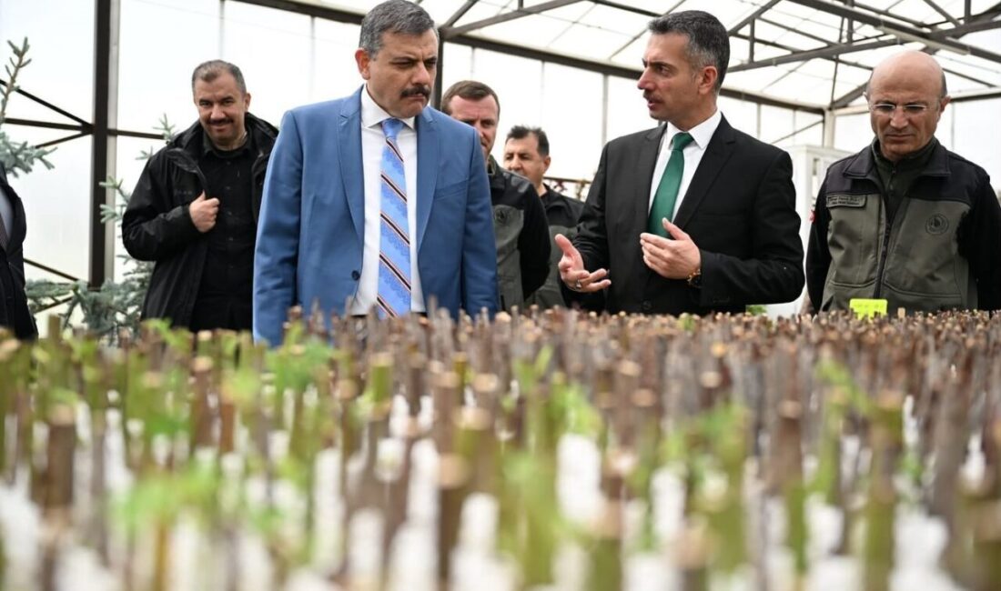 Vali Çiftçi, Orman Bölge Müdürlüğünü ziyaret eti Erzurum Valisi Mustafa Çiftçi, Erzurum Orman Bölge Müdürlüğünü ziyaret etti.