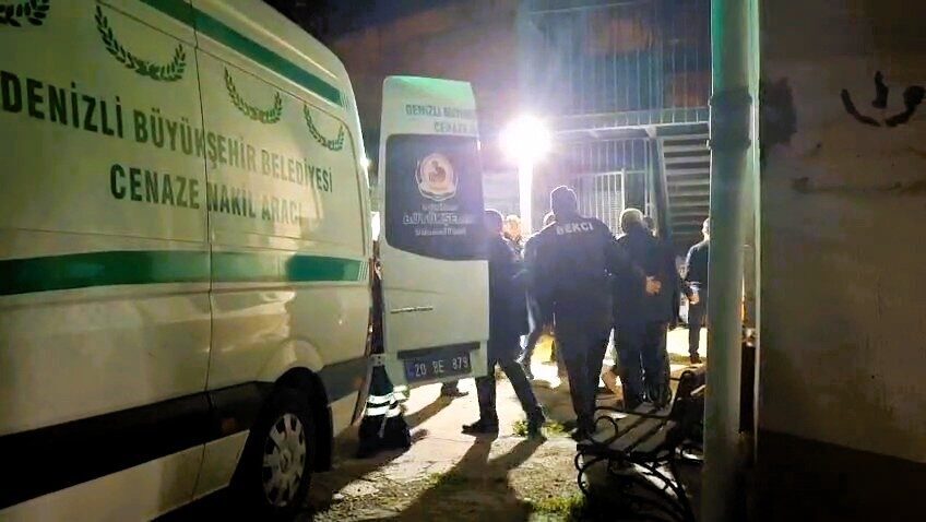 Yem karma makinesine bacağını kaptıran besici feci şekilde can verdi Denizli’nin Kale ilçesinde yem karma makinesine düşen 55 yaşındaki besici