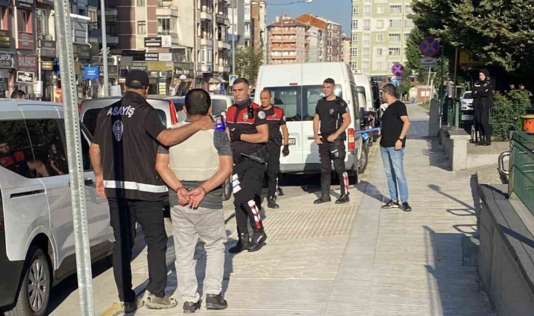 Çorum’da, semt pazarında yer anlaşmazlığı nedeniyle çıkan ve 1 kişinin