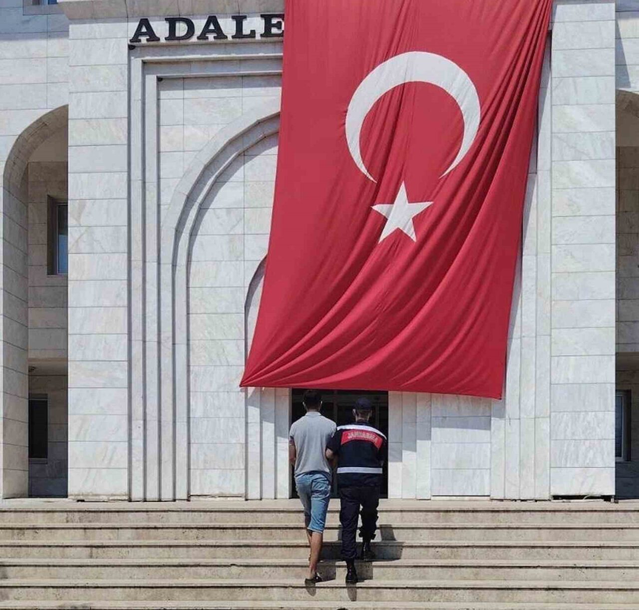 Muğla İl Jandarma Komutanlığınca aranan şahısların yakalanmasına yönelik yapılan çalışmalar