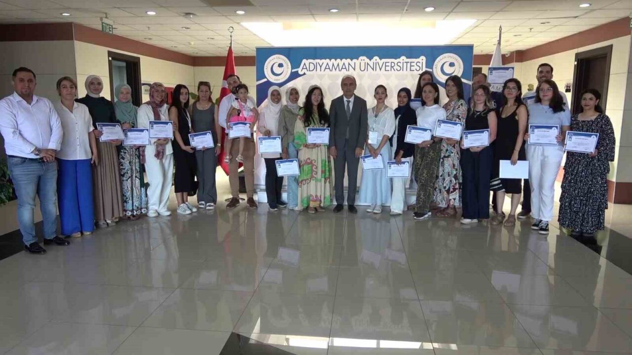 T.C. Cumhurbaşkanlığı himayelerinde, Yunus Emre Enstitüsü koordinatörlüğünde yürütülen “Türkçe Yaz