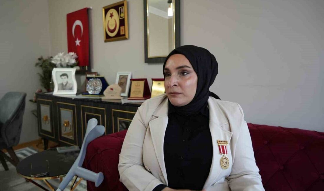 İstanbul’da 15 Temmuz gecesi darbecilere direnirken tankın altında eşi şehit