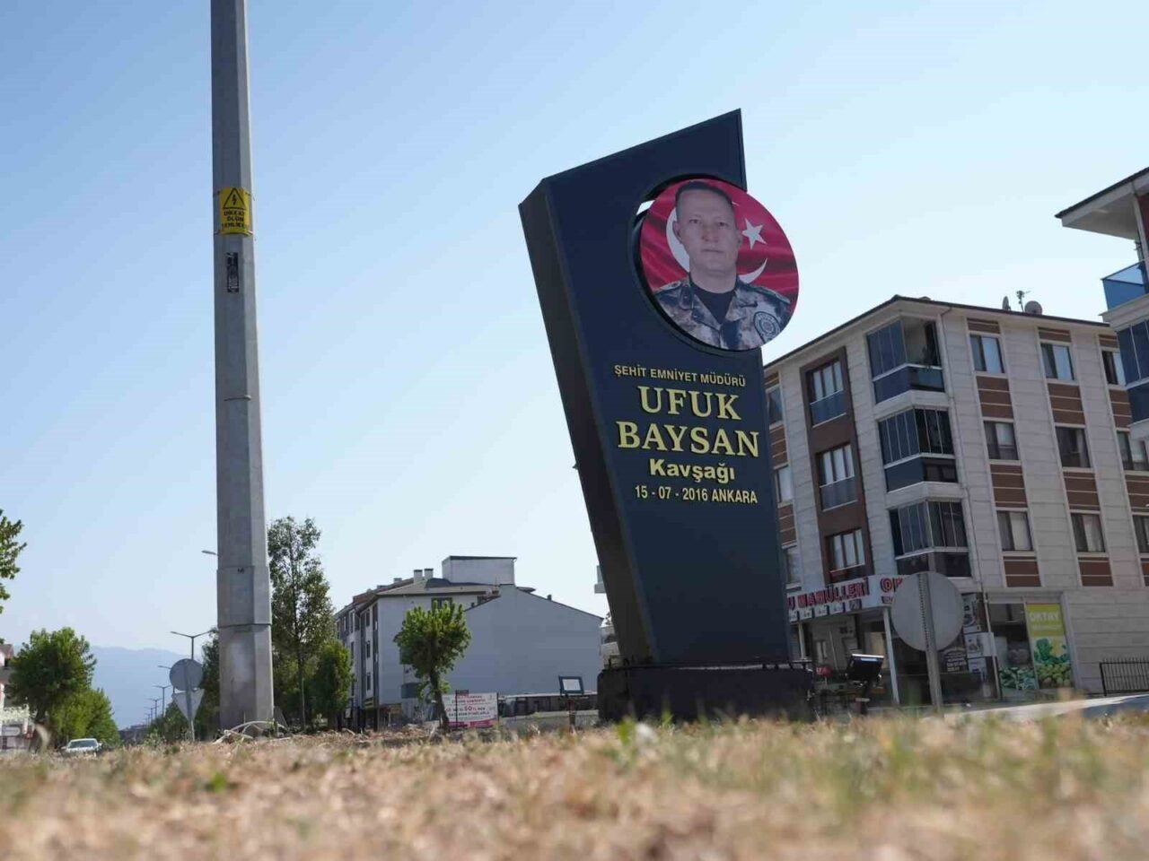 DÜZCE(İHA) – Düzce’de, belediye meclis kararı ile kavşağa 15 Temmuz
