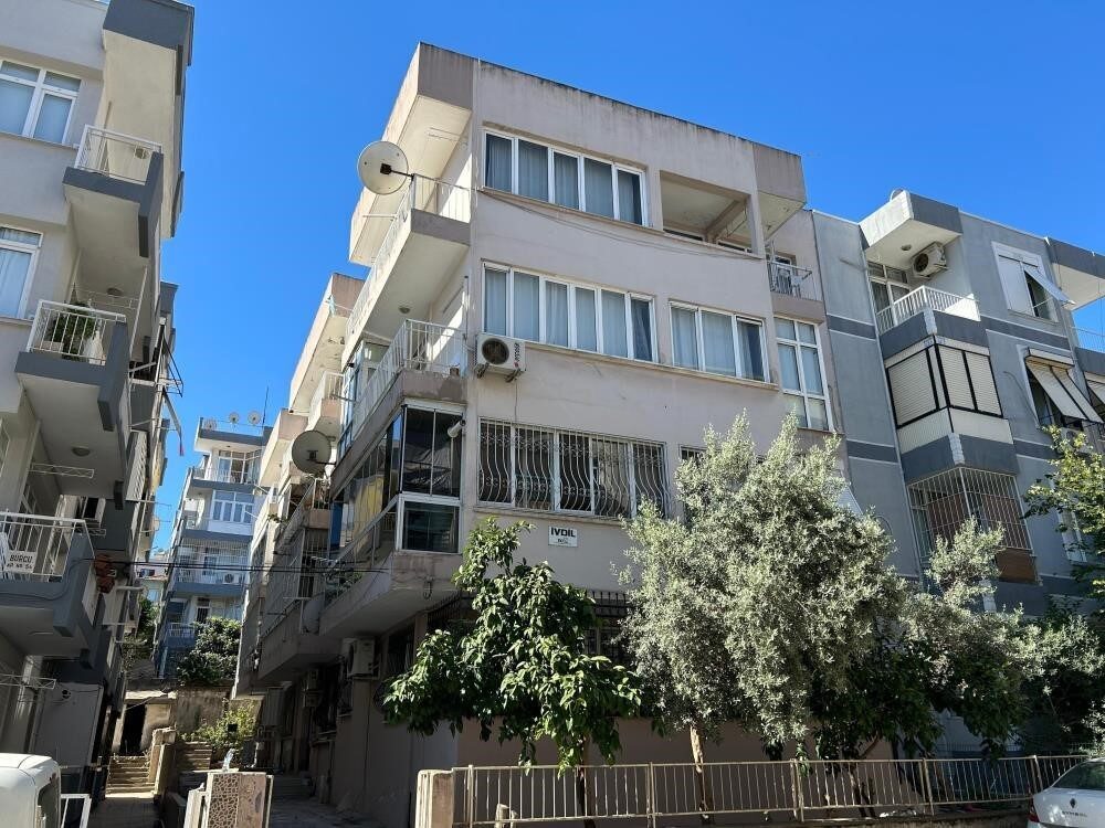 İzmir’in Karabağlar ilçesinde, 15 yaşındaki Hacer Çağla Çetinalp’in 168 yerinden