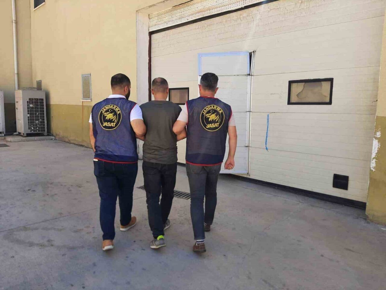 Gaziantep’te 19 ayrı suç kaydı bulunan ve hakkında “14 yıl