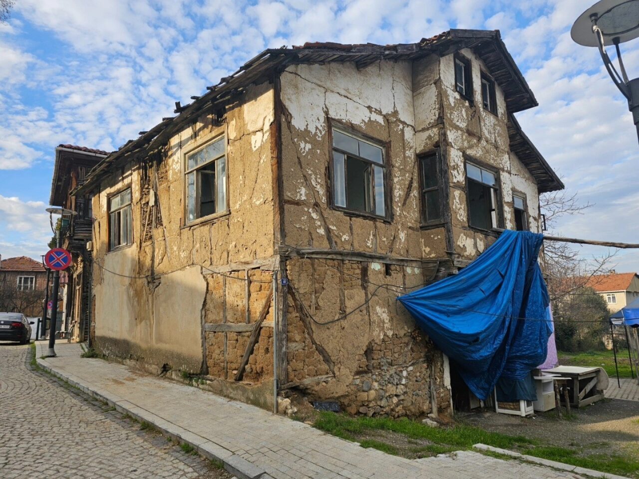 Gölcük Belediyesi, Saraylı Mahallesi’nde bulunan korunması gereken kültür varlığı niteliğindeki
