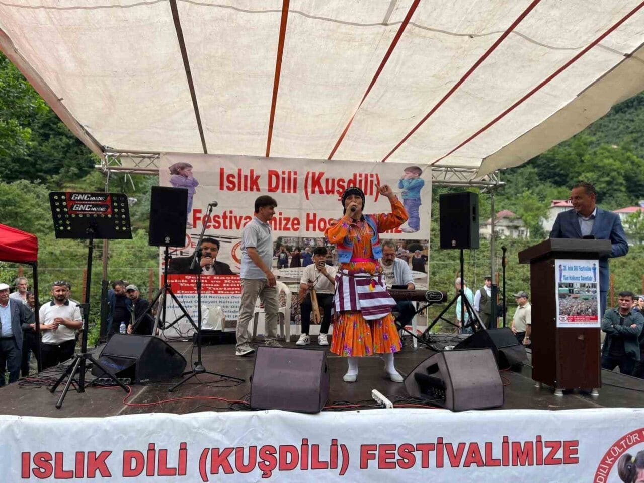 Giresun’un Çanakçı ilçesine bağlı Kuşköy köyünde, 26. Uluslararası Kuşdili Festivali