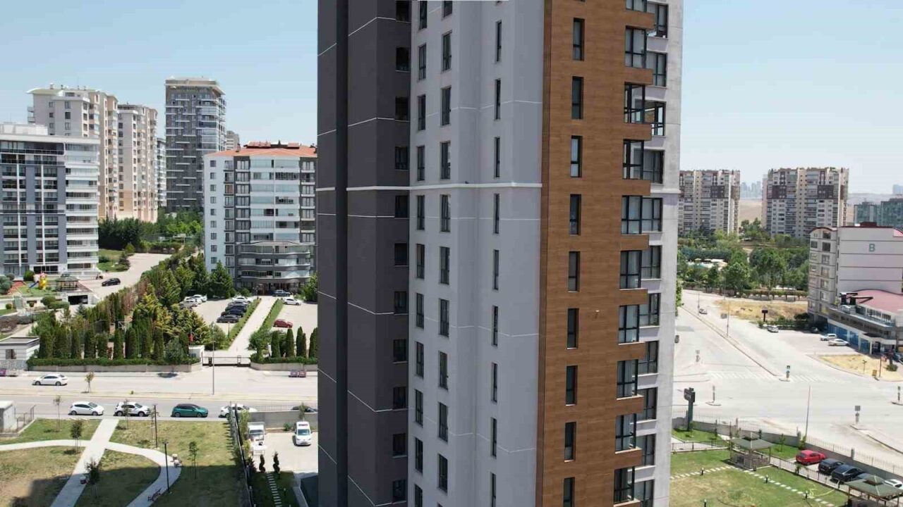 Ankara’nın Çankaya ilçesinde iki gün önce 26 katlı bir binanın