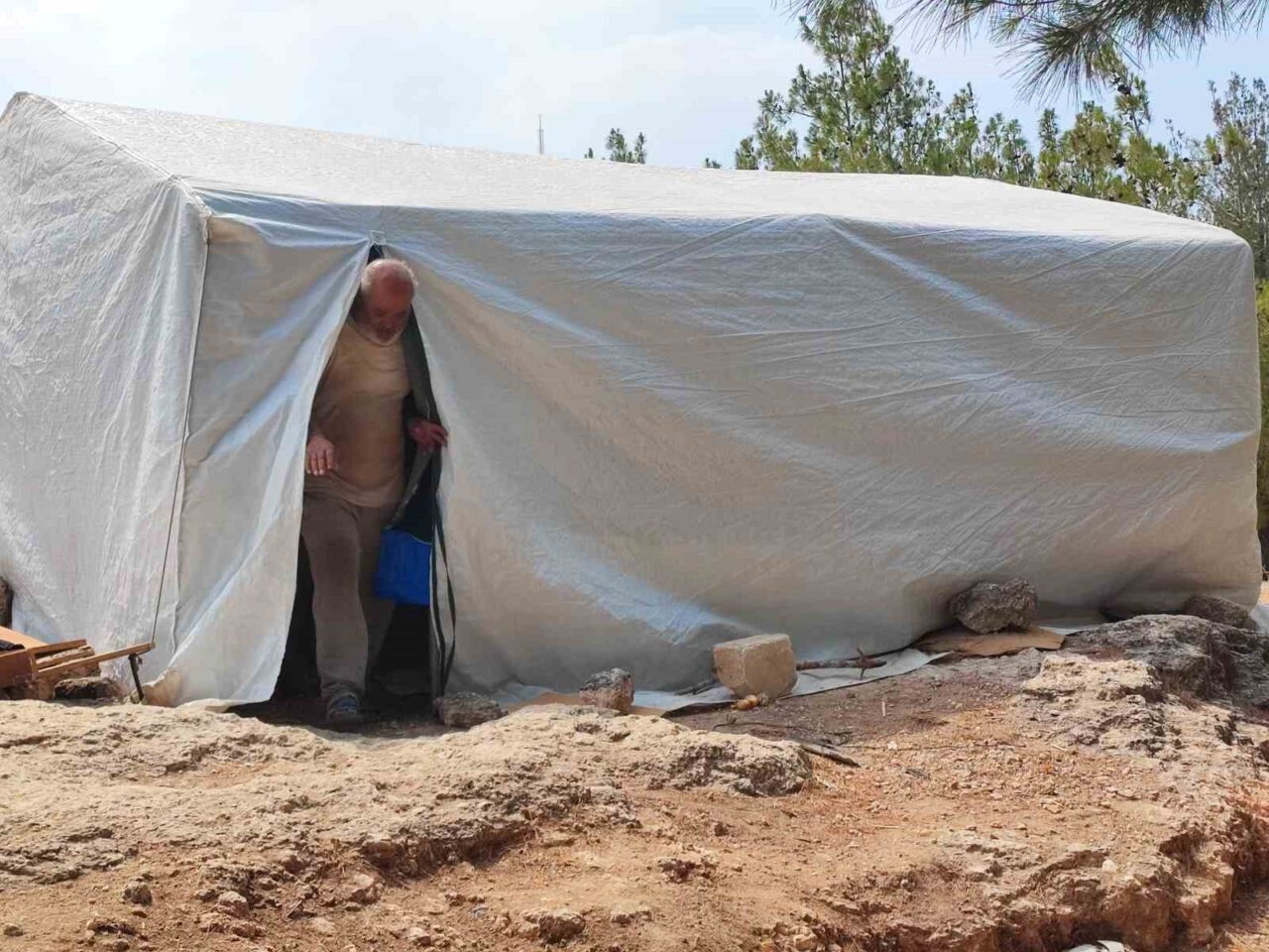 Adana’da 3 yıl önce 6 çocukla birlikte eşinin terk ettiği