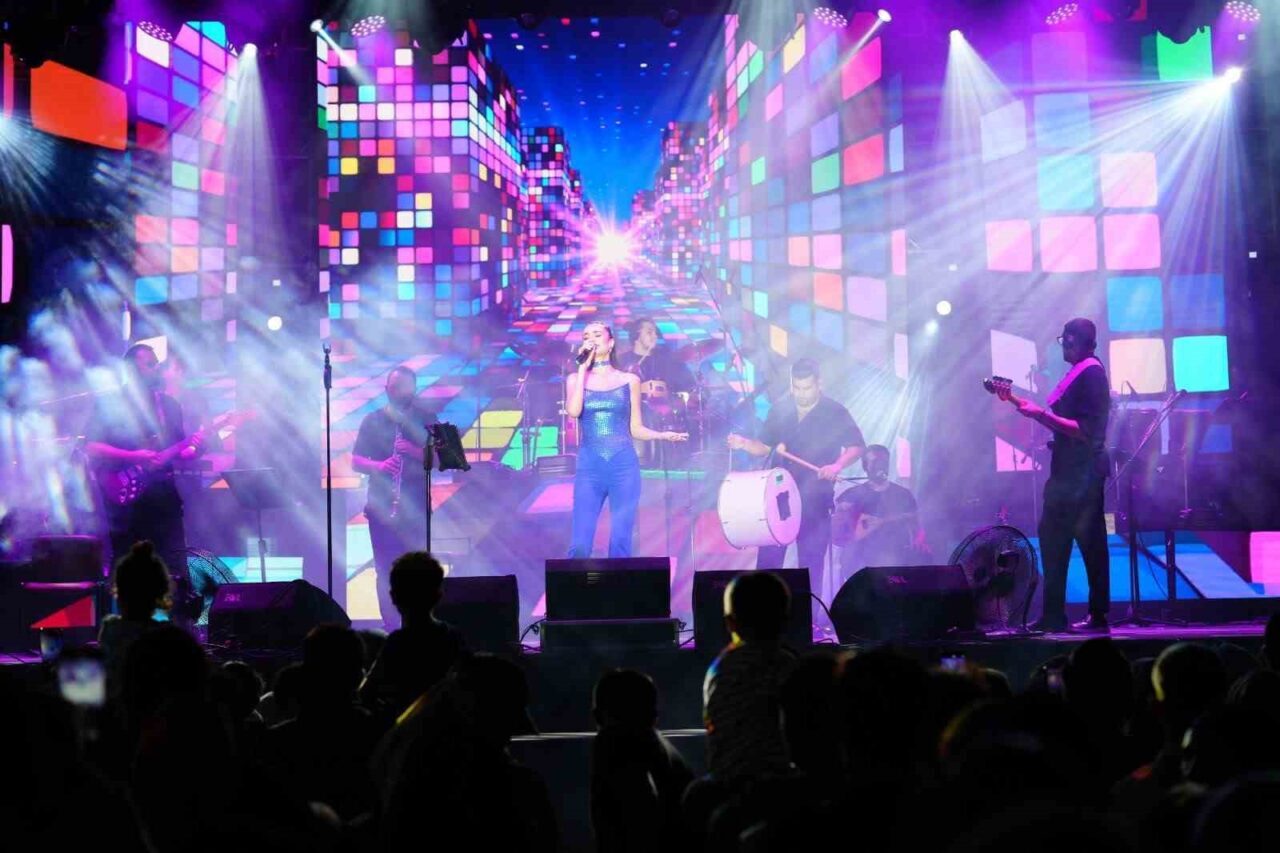 Akçaabat Belediyesi tarafından düzenlenen 33. Uluslararası Akçaabat Müzik ve Halk