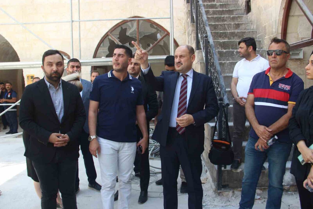 Şanlıurfa’nın Osmanlı döneminde yapılan tarihi Barutçu Hanı, yeniden gün yüzüne