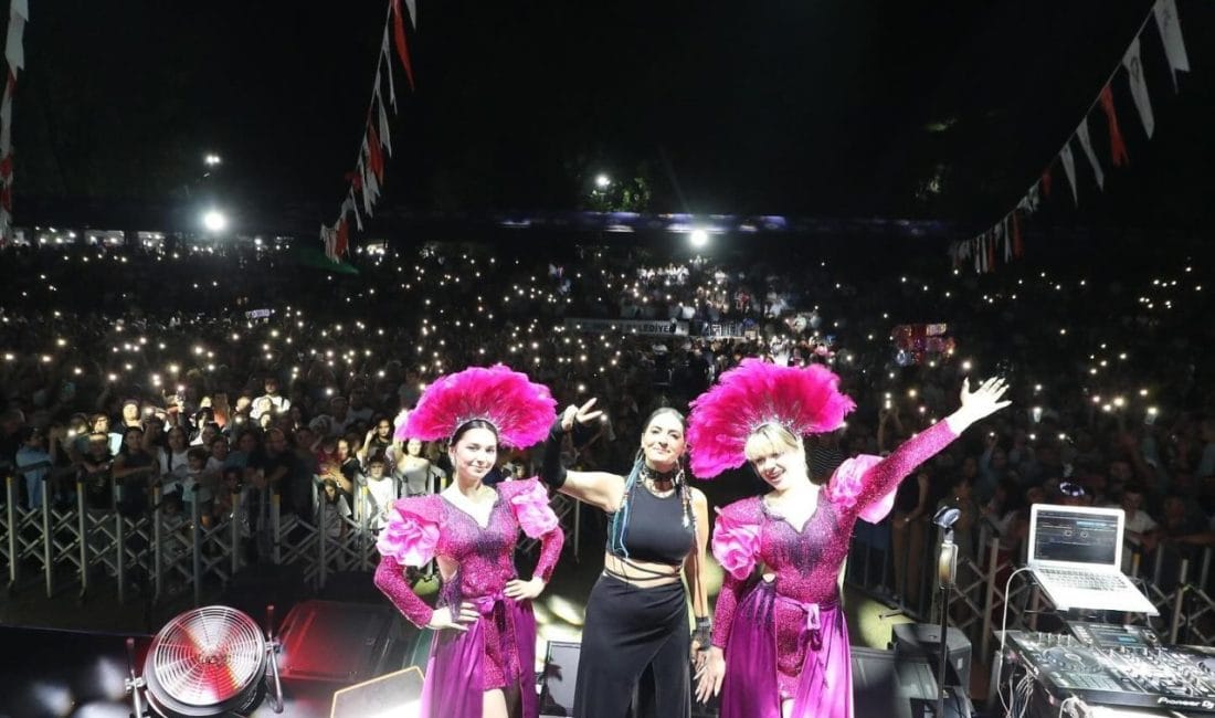 Bu yıl 47’ncisi düzenlenen Honaz Geleneksel Kiraz Festivali, Zara konseriyle