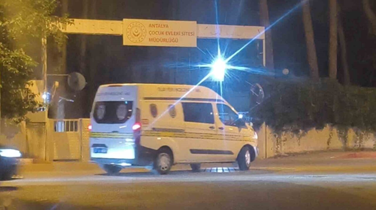 Antalya’da doğduktan sonra annesi tarafından sokağa terk edilen ve beslenme