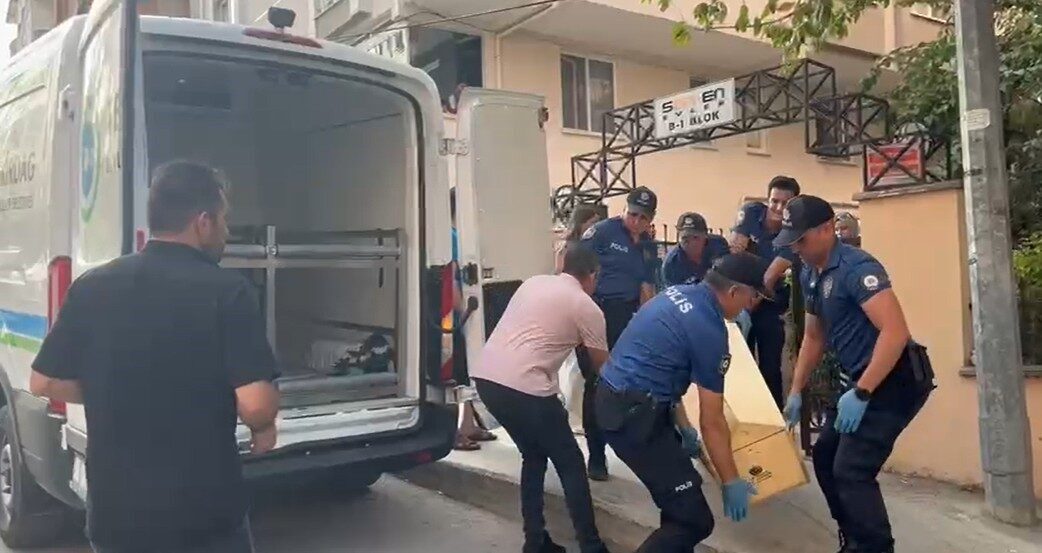 Tekirdağ’ın Çerkezköy ilçesinde 5 katlı binanın camından düşen 19 yaşındaki