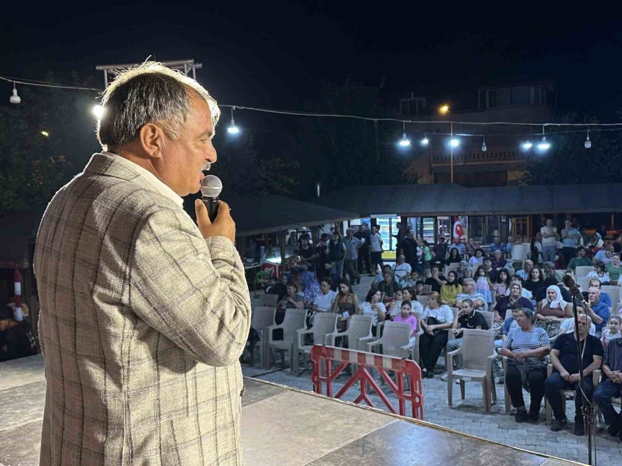 DENİZLİ (İHA) – Denizli’nin Beyağaç ilçesinde 19. Uluslararası Halk Dansları