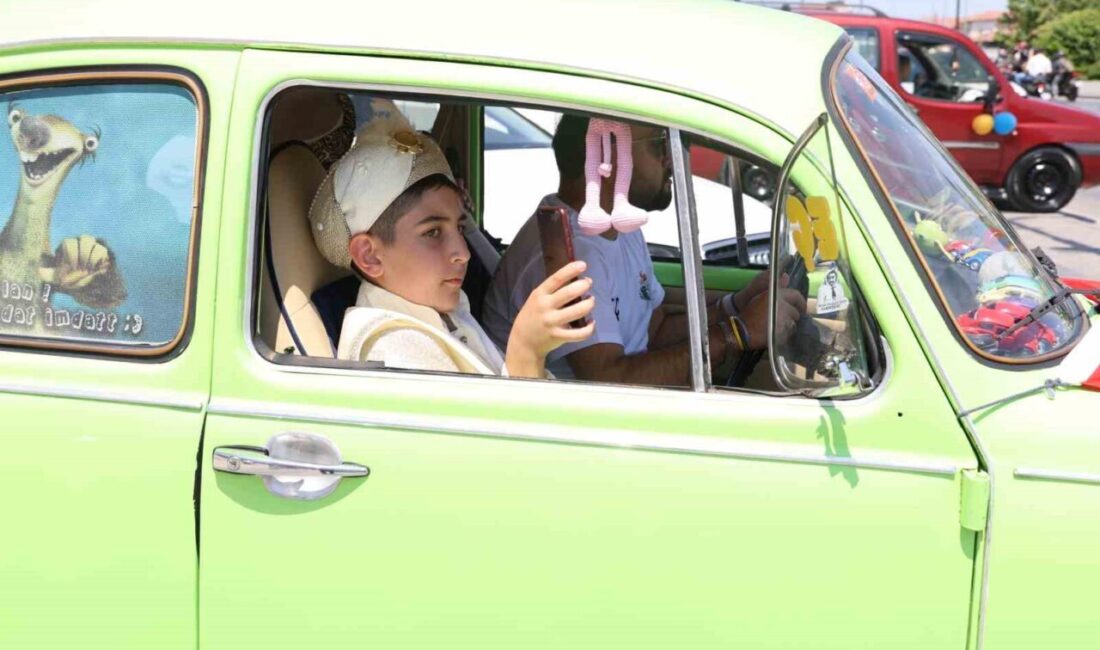 Sivas’ta 2’nci Geleneksel Sünnet Şöleni düzenlendi. Sünnet ettirilen 34 çocuk