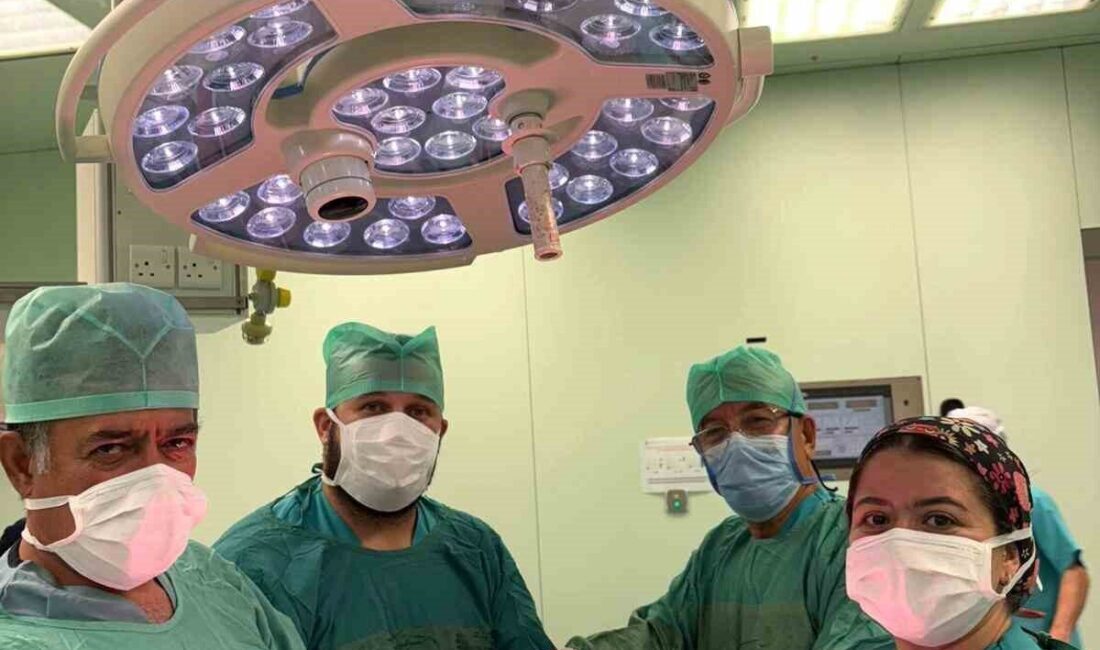 Karın şişliği, yemek yiyememe, yoğun gaz gibi şikayetlerle hastaneye başvuran