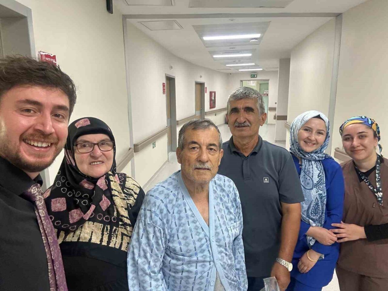 Bayburt Devlet Hastanesinde bir hastaya kapalı yöntemle akciğer ameliyatı yapıldı.