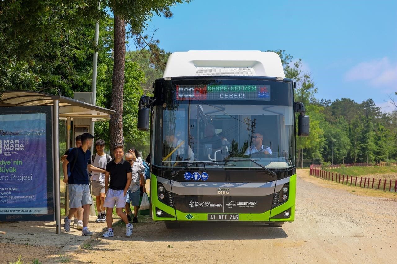 Kocaeli Büyükşehir Belediyesi’nin sahillere ulaşımı kolaylaştıran hattı 800CK, 1 ayda