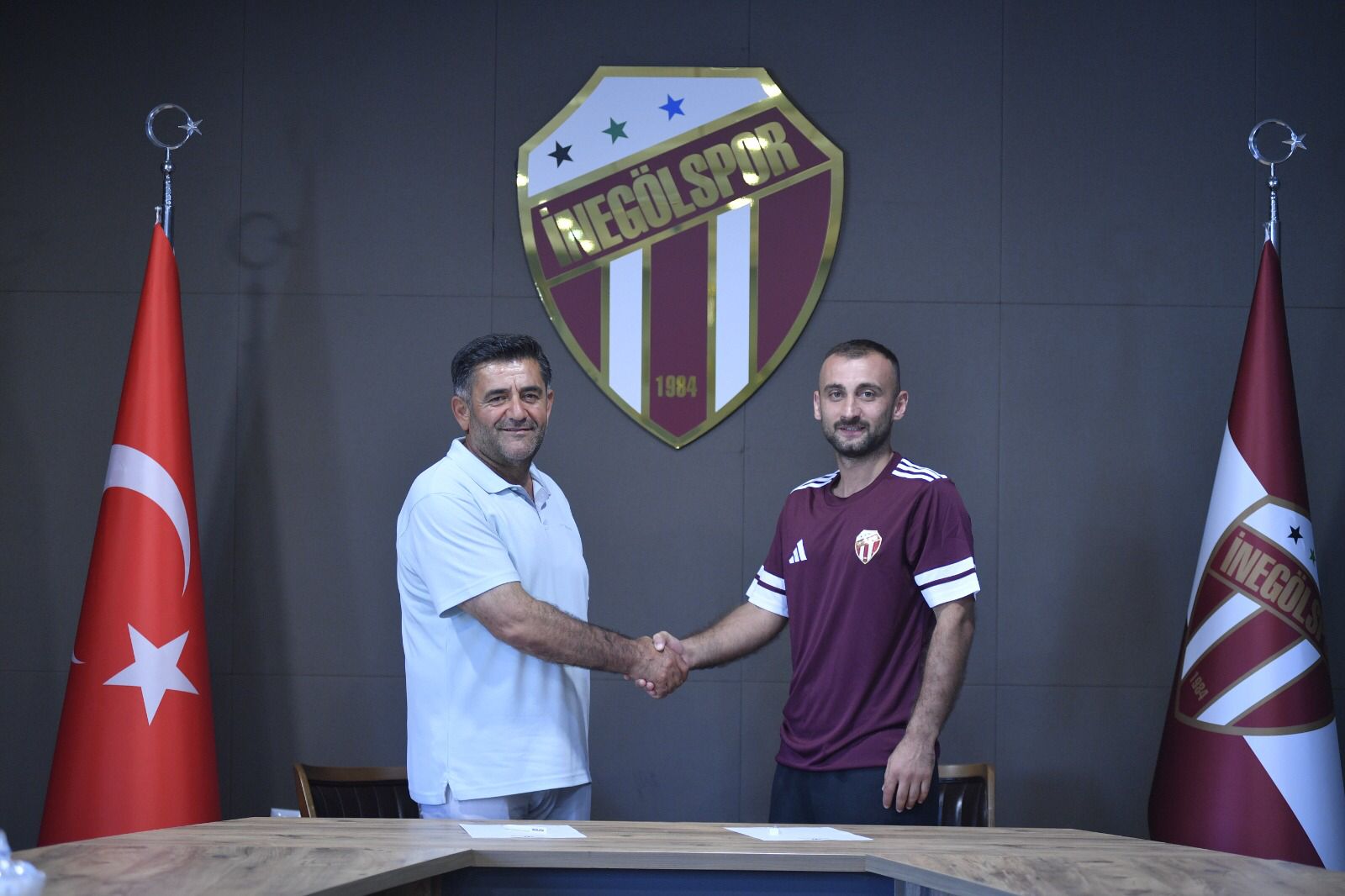 2 lig beyaz gurupta birbirinden zorlu takımlar ile mücadele edeçek