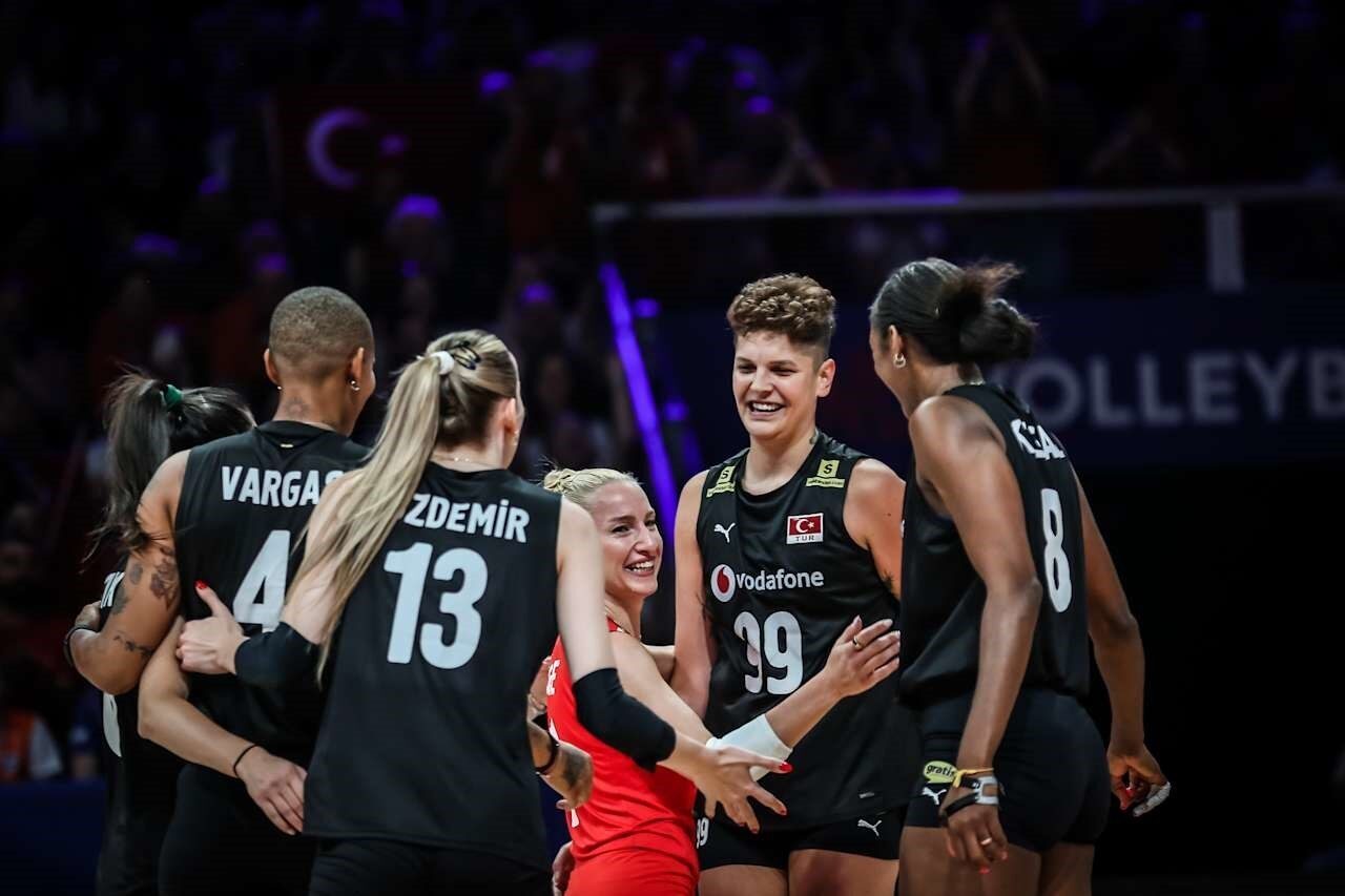 A Milli Kadın Voleybol Takımı, Hollanda’nın Apeldoorn şehrinin ev sahipliği