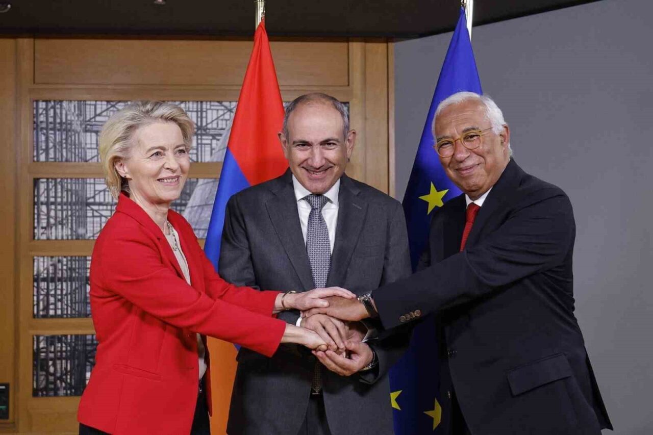 Ermenistan Başbakanı Nikol Paşinyan, Avrupa Birliği (AB) Konseyi Başkanı Antonio