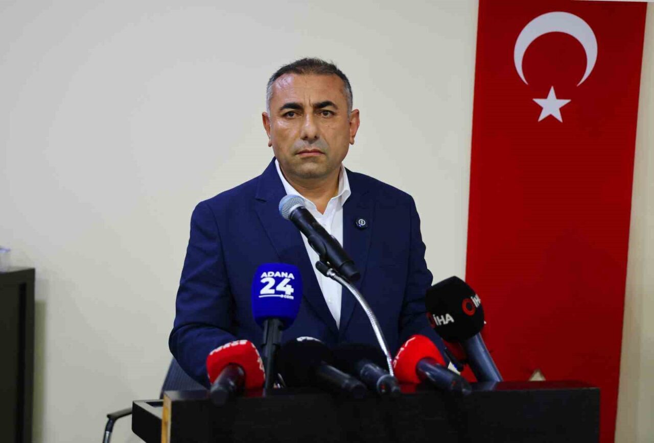 Adana Büyükşehir Belediye Başkanı Zeydan Karalar’ın görevden uzaklaştırılmasının ardından yapılan