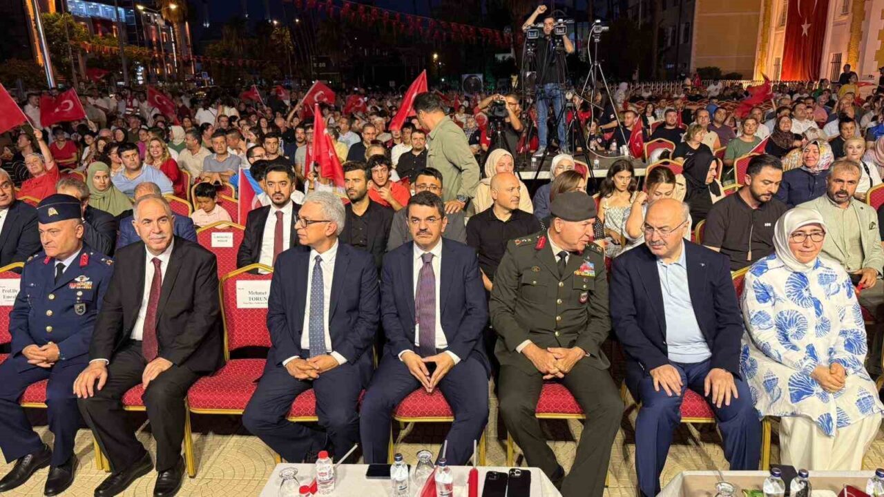 Adana’da hain darbe girişimin 9. yıl dönümünde ‘15 Temmuz Demokrasi