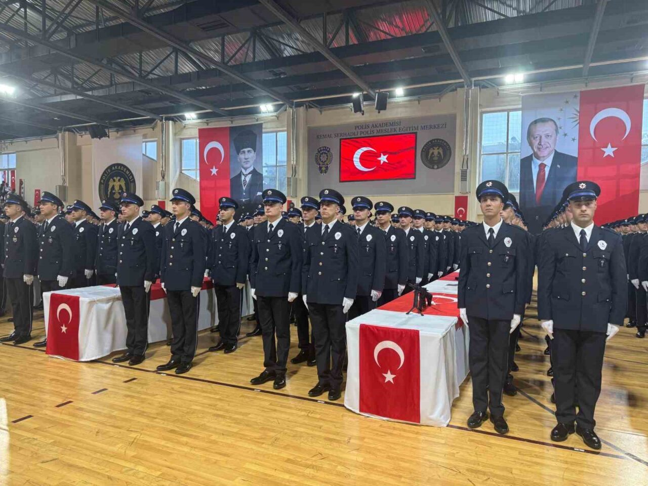 Adana Kemal Serhadlı Polis Meslek Eğitim Merkezi’nde (POMEM) düzenlenen törenle