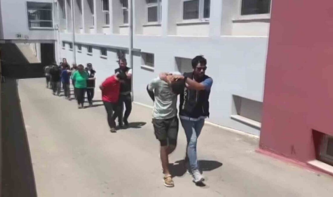 Adana’da torbacı diye tabir edilen uyuşturucu satıcılarına yönelik yapılan operasyonda